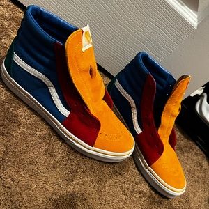 Vans sneakers W/ sneaker laces